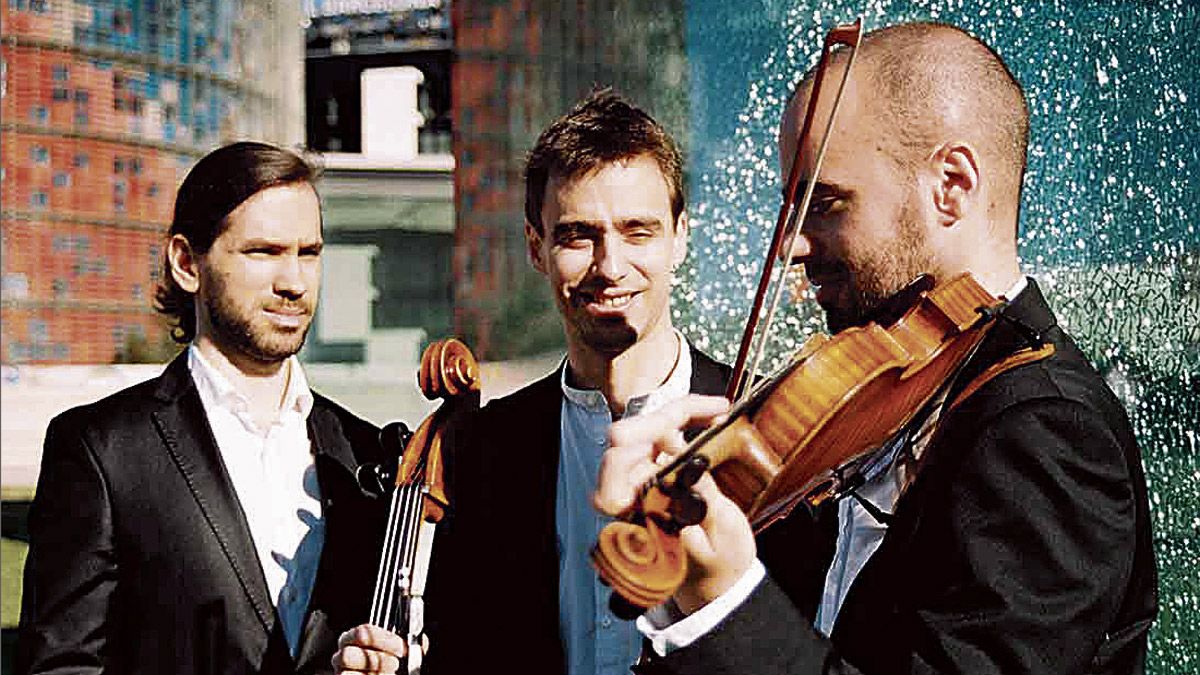 El pianista Marc Heredia, el violonchelista Pau Codina y el violinista JoelBardolet forman el Trío Fortuny. | MARC CUSCO