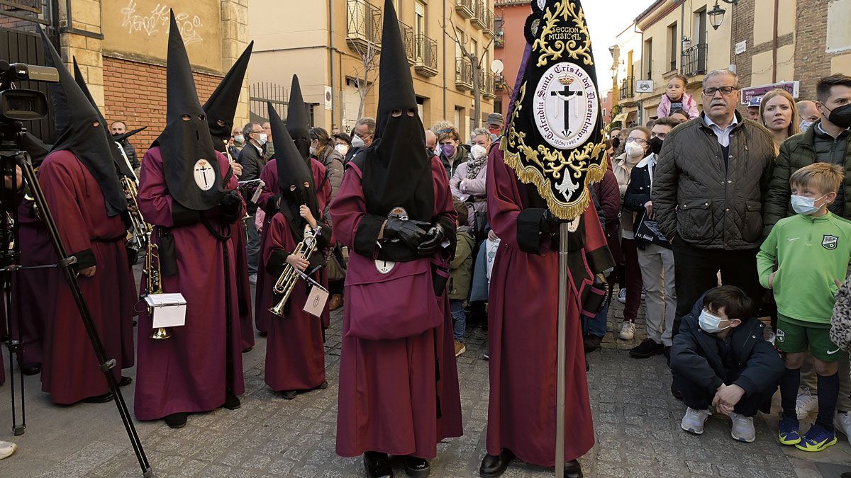 ‘El Desenclavo’ en la procesión de Jesús Camino del Calvario. | MAURICIO PEÑA