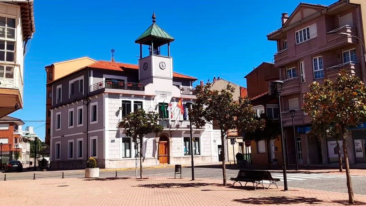 En la imagen, fotografía de archivo del Ayuntamiento de La Robla que acaba de modificar esta ordenanza. | L.N.C.