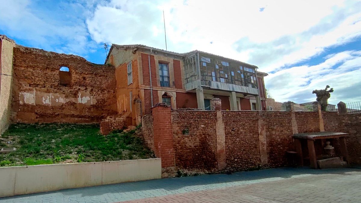 Edificaciones sobre la muralla que serán intervenidas en Almanza. | L.N.C.