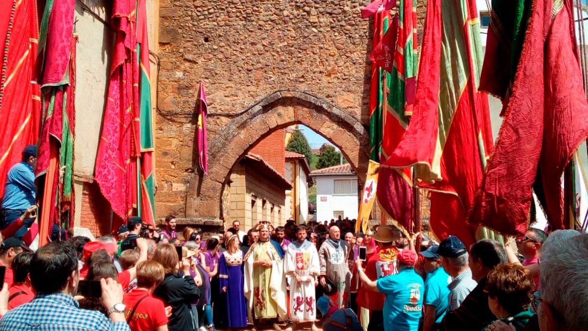 Imagen de archivo de la recreación de la entrega del fuero de Almanza. | L.N.C.