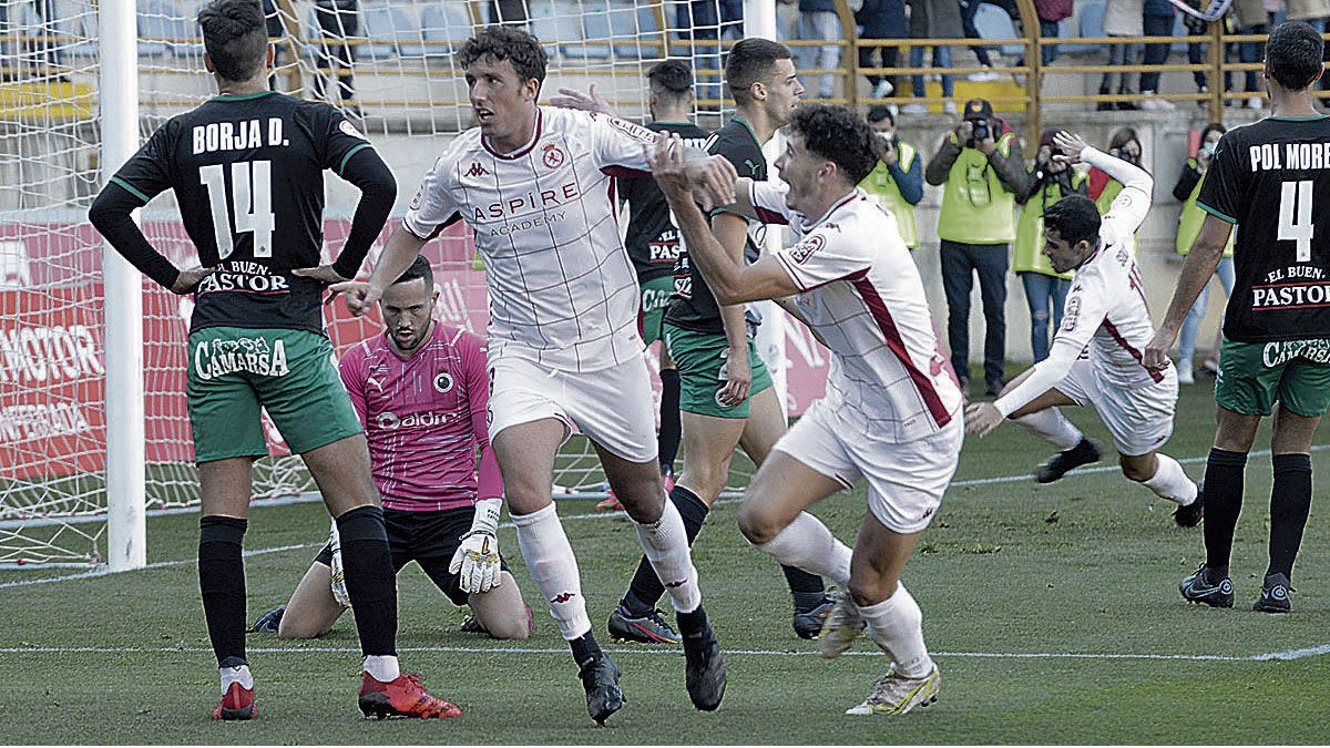 Cerrajería festeja su único gol, logrado frente al Racing. | MAURICIO PEÑA
