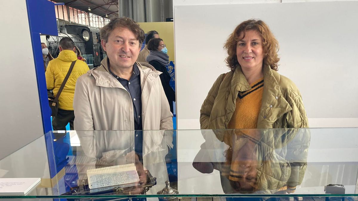 Los concejales de USE Samuel Folgueral y Cristina López, participando en una actividad en Ponferrada en los pasados días. | USEBIERZO