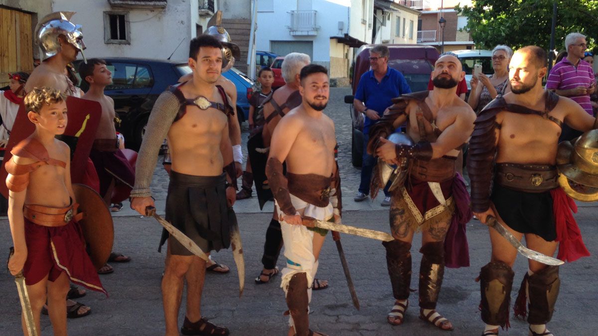 Gladiadores, en una fiesta Ludus Bergidum Flavium. | D.M. Gladiadores, en una fiesta Ludus Bergidum Flavium. | D.M.