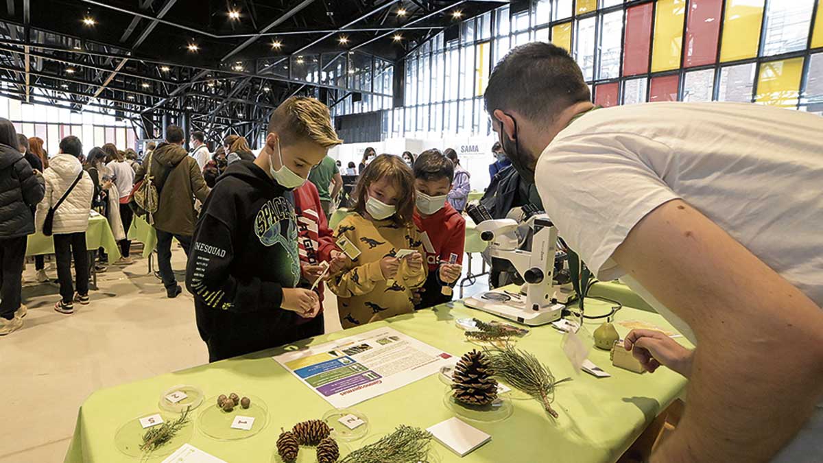 El Palacio de Exposiciones acoge todo tipo de talleres. | MAURICIO PEÑA
