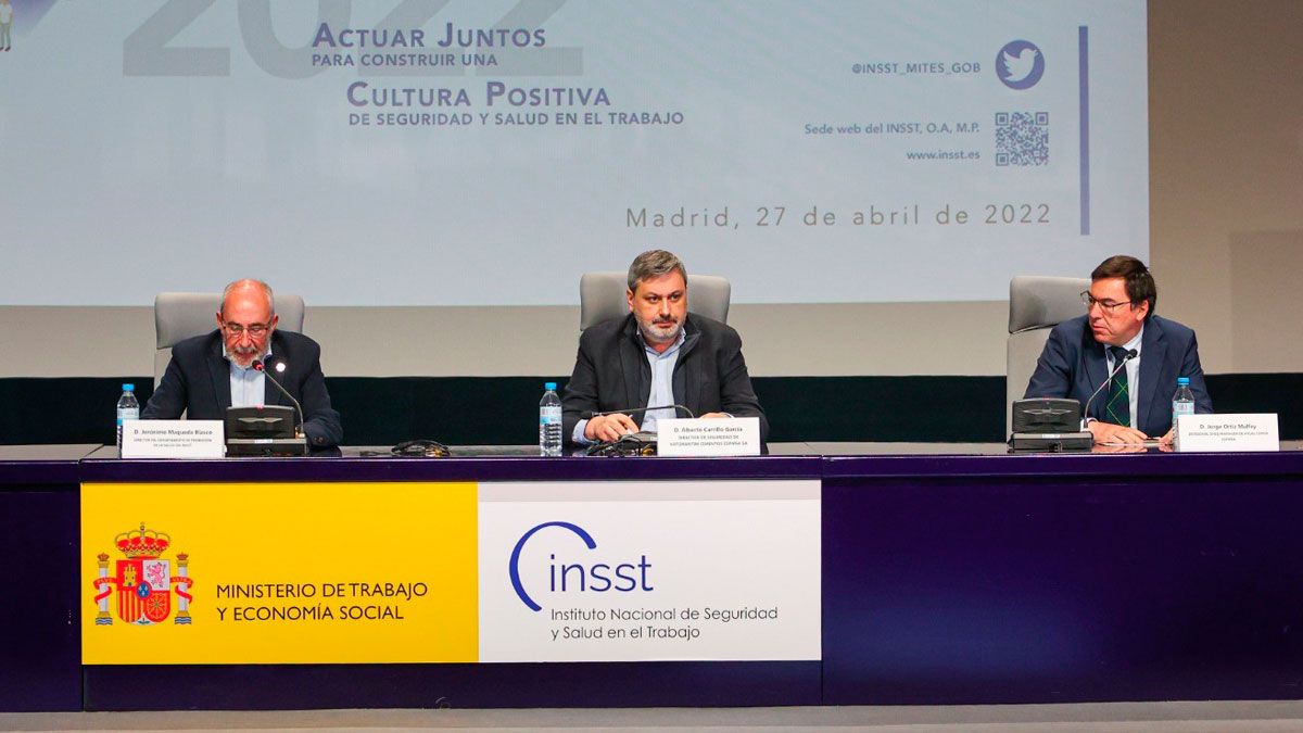 Carrillo durante su intervención en las jornadas de seguridad en el trabajo.