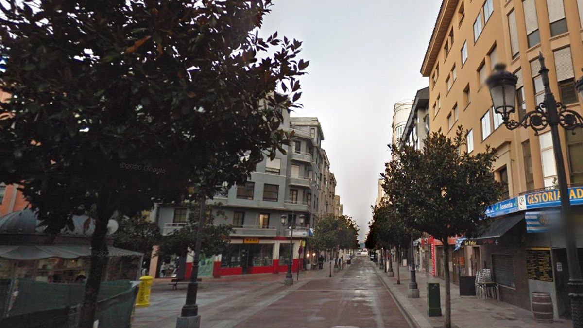 Imagen de la avenida de España de Ponferrada, donde se encuentra el domicilio. G.MAPS