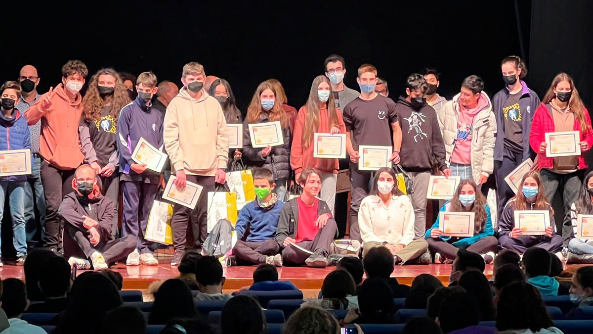 Alumnos participantes en la Olimpiada que este año se celebró en Fabero.