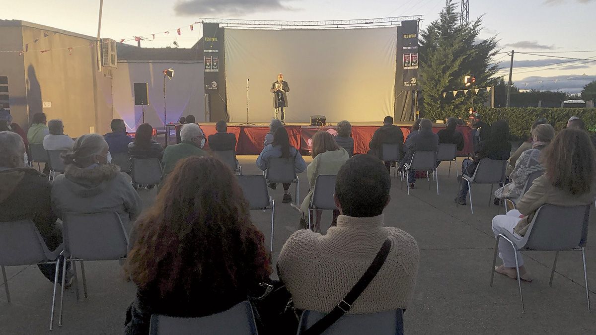 Foto de archivo de una sesión del festival al aire libre, en Riego de la Vega | P. FERRERO Foto de archivo de una sesión del festival al aire libre, en Riego de la Vega | P. FERRERO