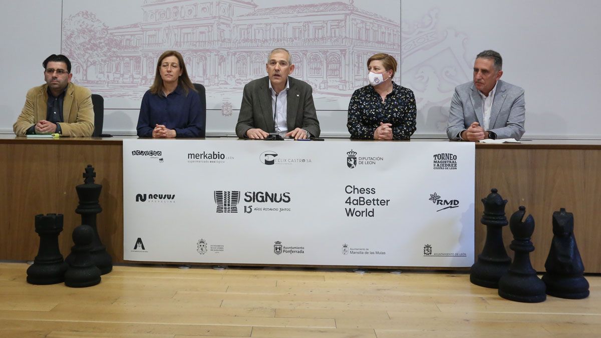 Un instante de la presentación del evento, ayer en el Ayuntamiento de León. | L.N.C.
