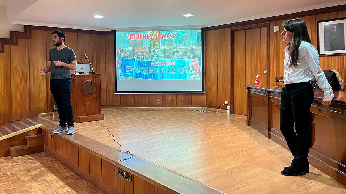 Víctor de Santos y Marina Serna en la presentación del movimiento. | L.N.C.