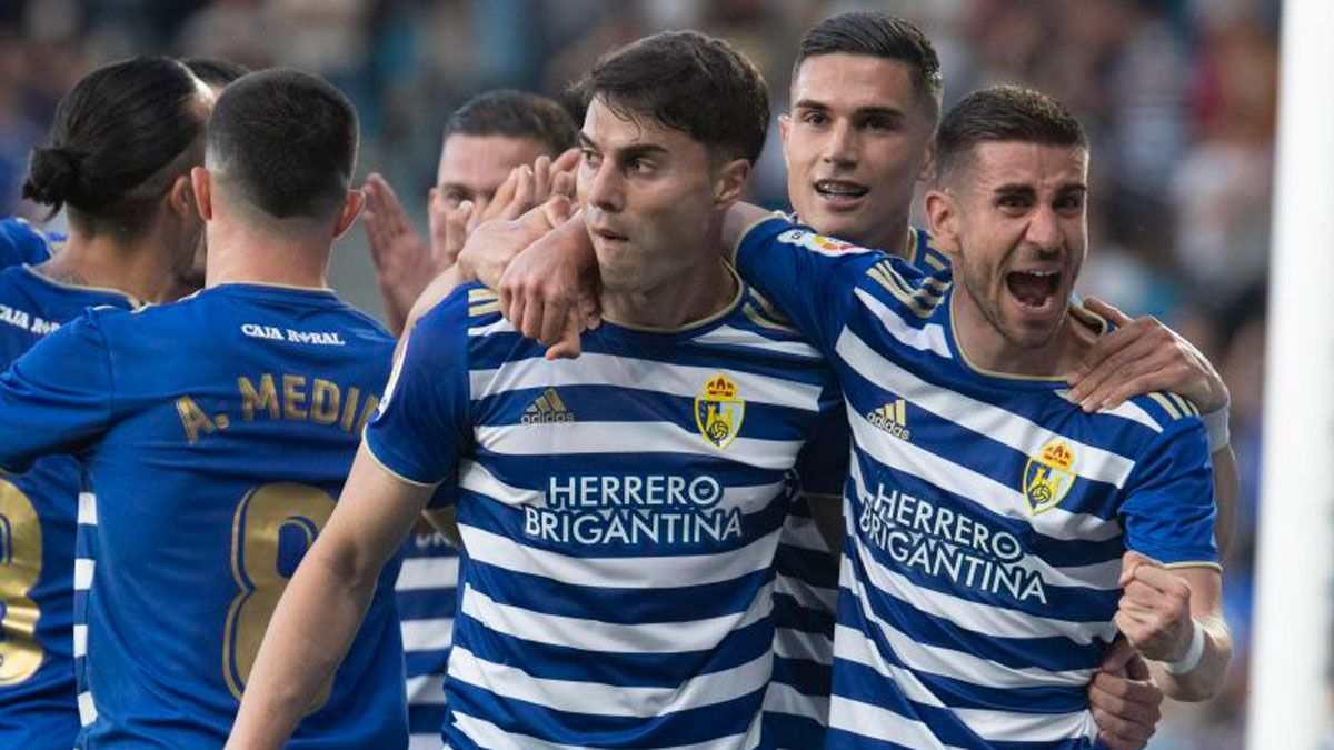 La Deportiva celebra uno de los goles frente al Burgos. | LALIGA