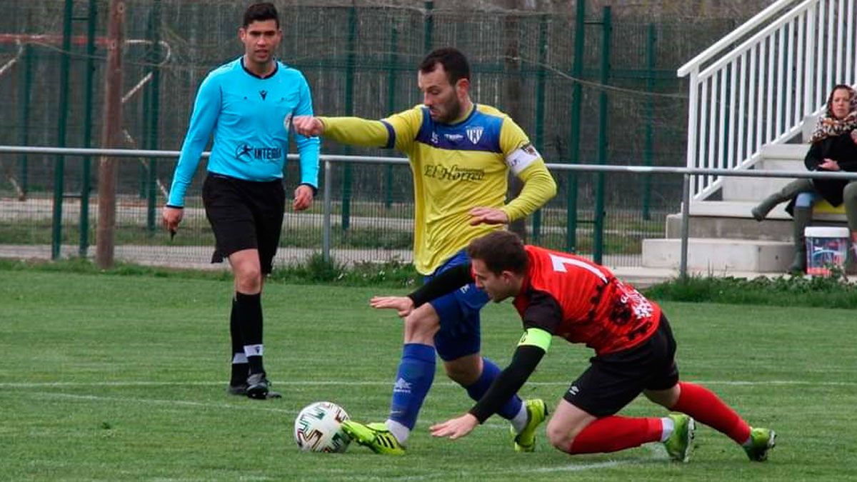 Luis Pacios, presidente y capitán del equipo, en un partido. | HAIDEE GARZÓN
