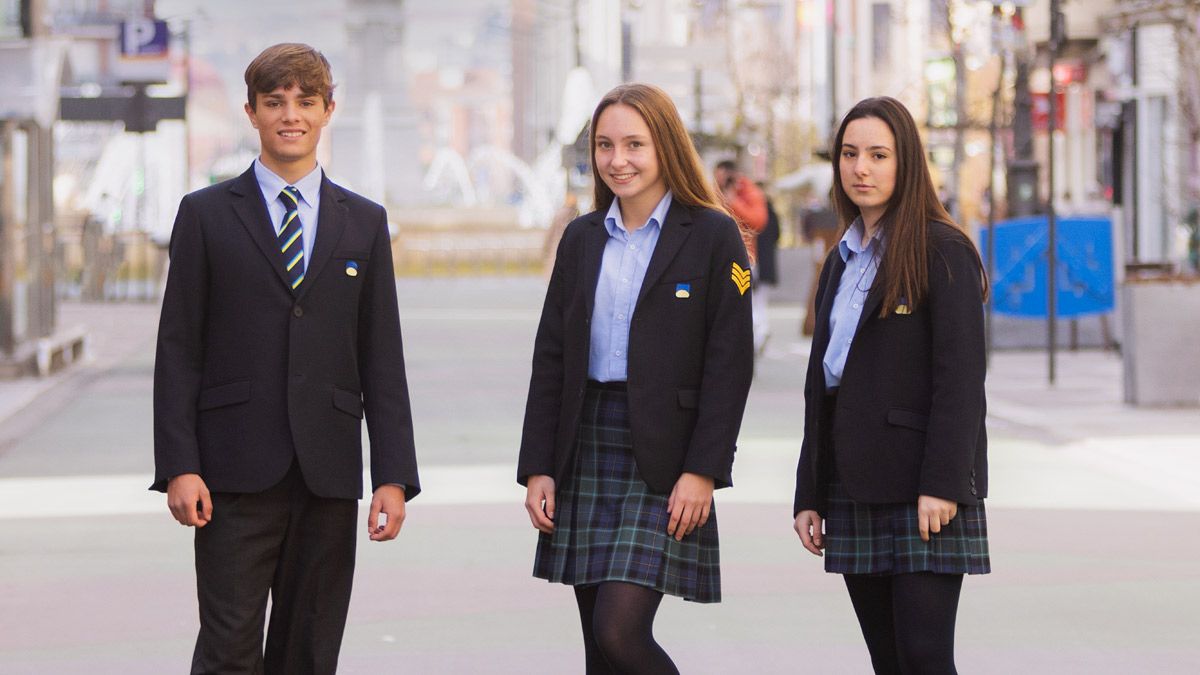 Alumnos del Colegio Peñacorada posan en el centro de León. | L.N.C.