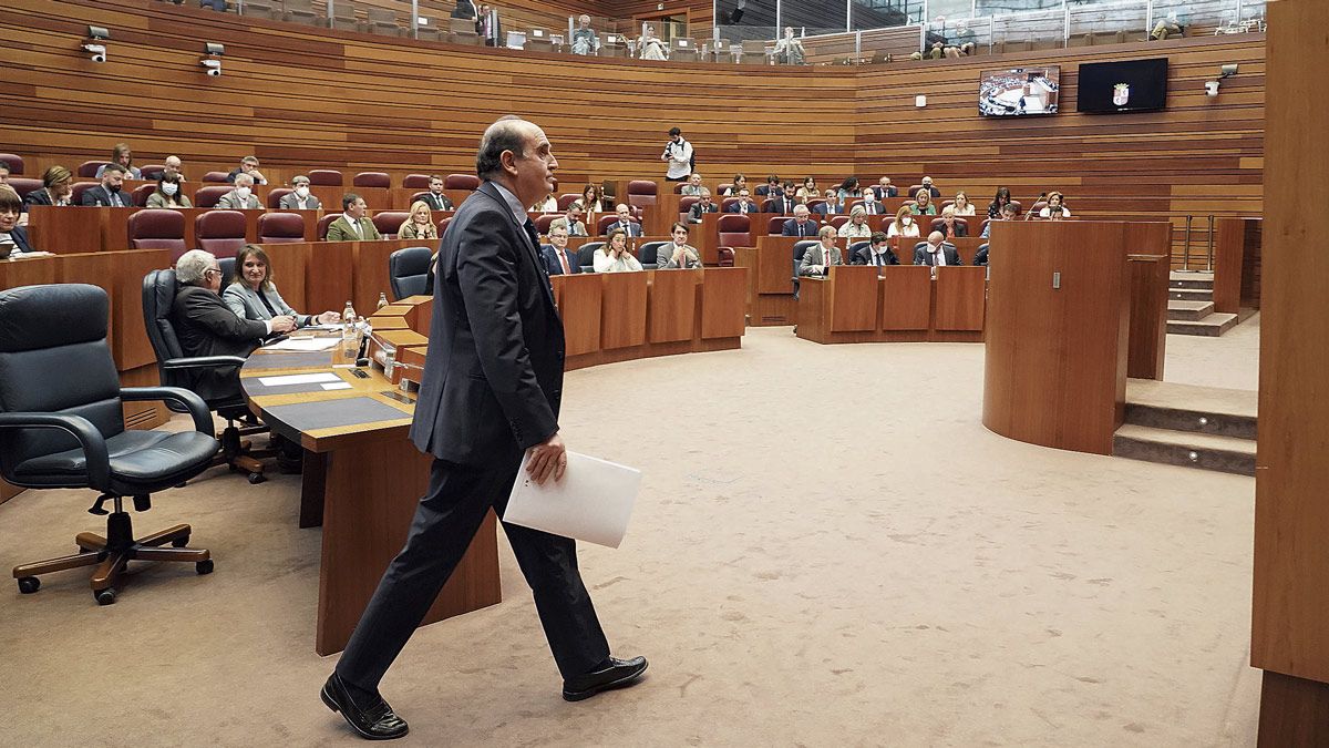 Tomás Quintana, procurador del Común, en las Cortes de Castilla y León. | L.N.C.