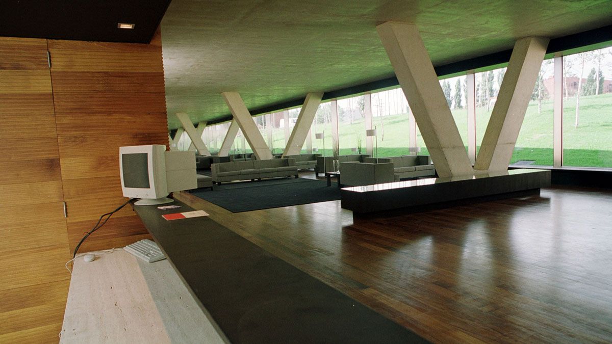 Imagen del tanatorio que Serfunle tiene en la avenida Peregrinos de la capital leonesa. | MAURICIO PEÑA