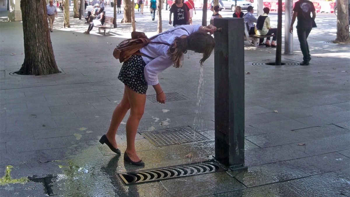 En ciudades como Zaragoza sobrepasarán hoy los 35 grados. | E.P.