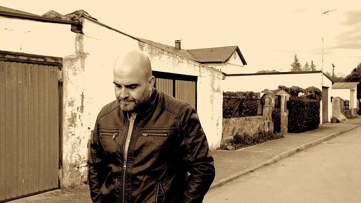 el artista berciano Lolo Moldes.