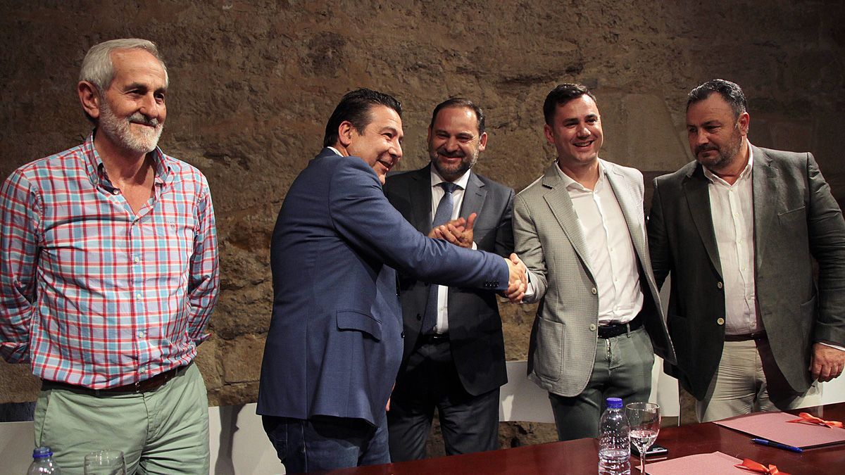 pacto-diputacion-23052022.jpg pacto-diputacion-23052022.jpg