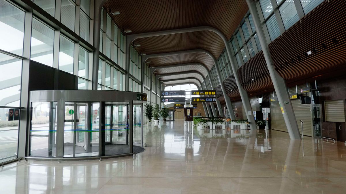 Interior del aeropuerto de León en una imagen de archivo. | MAURICIO PEÑA Interior del aeropuerto de León en una imagen de archivo. | MAURICIO PEÑA
