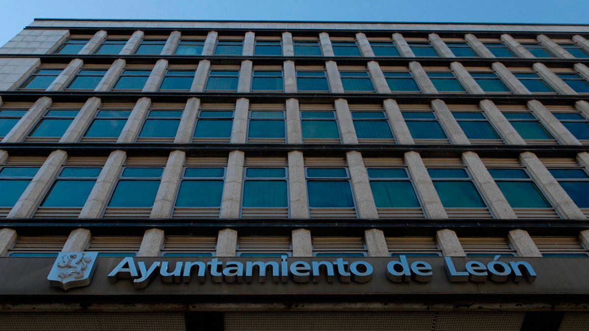 Fachada de la sede del Ayuntamiento de León en Ordoño II. | MAURICIO PEÑA