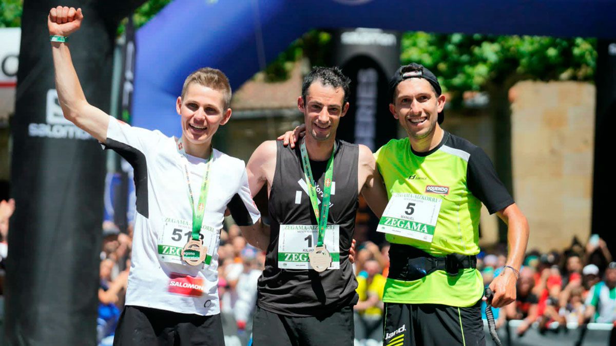 Merillas, a la derecha, junto al ganador Jornet y Magnini. | TRAIL RUN Merillas, a la derecha, junto al ganador Jornet y Magnini. | TRAIL RUN