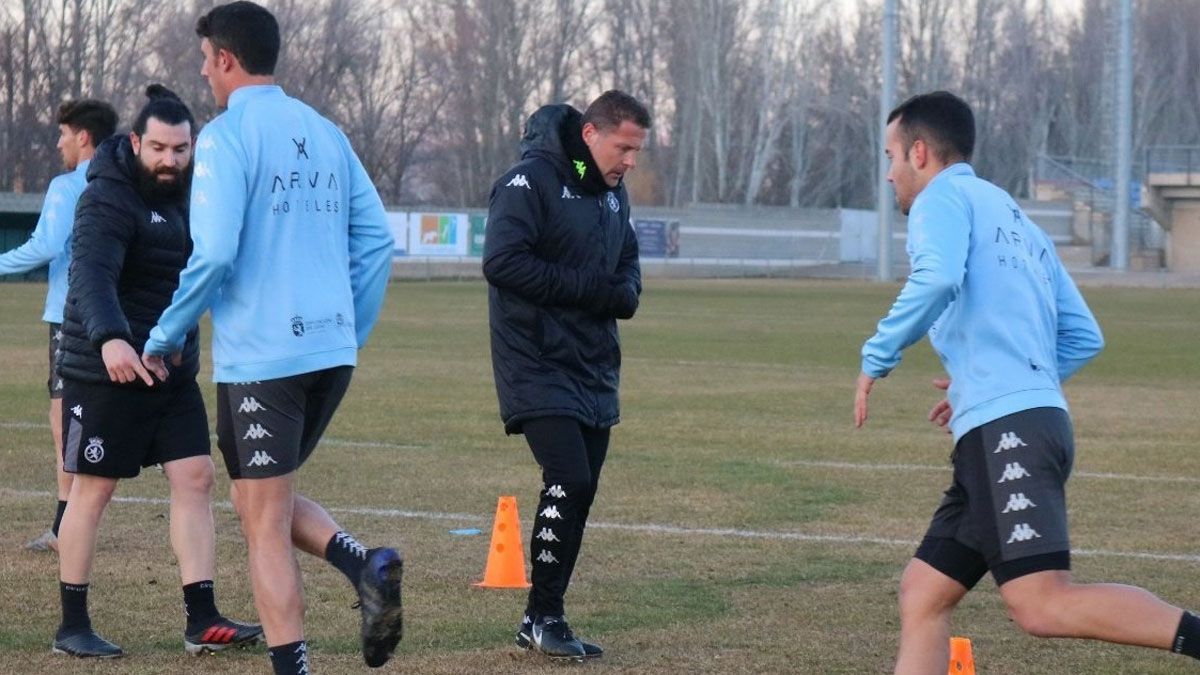 El ya exentrenador Curro Torres, en un entrenamiento. | CYD