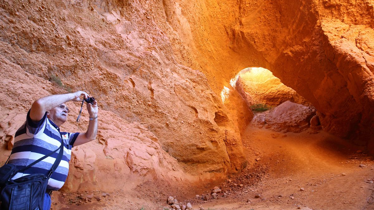 Visita guiada a Las Médulas. | CÉSAR SÁNCHEZ / ICAL Visita guiada a Las Médulas. | CÉSAR SÁNCHEZ / ICAL