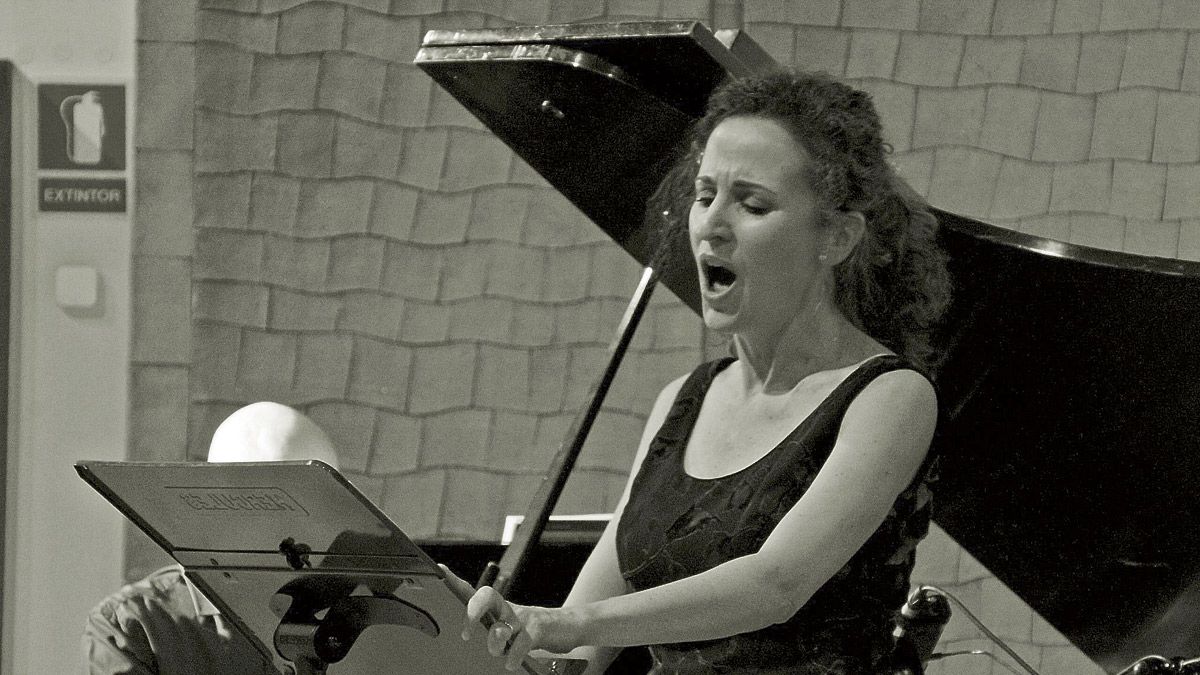 Marta Arce en el concierto ‘Nos quitamos el sombrero’ en el Conservatorio de Música de León.