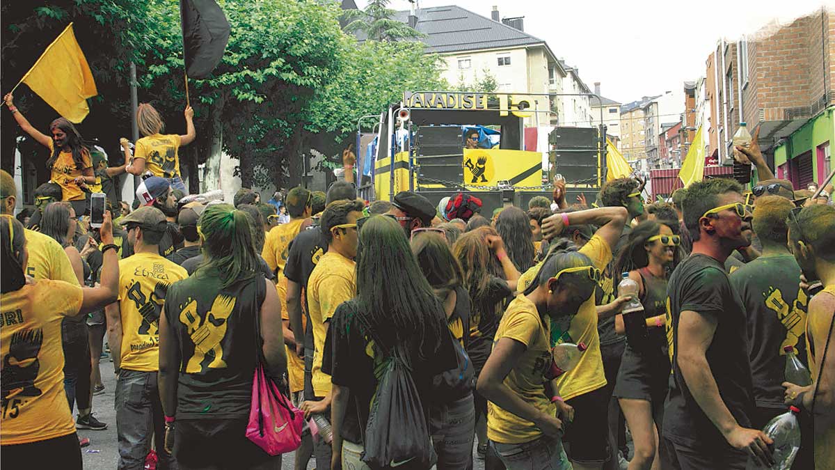 El desfile multitemático se celebra el día grande de las fiestas. | L.N.C.