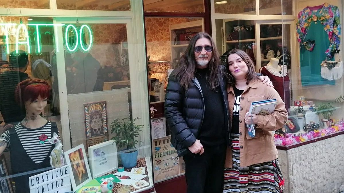 El dibujante Lolo y la escritora y editora Marina Díez, autores de ‘Lo invisible’ (Mariposa Ediciones).