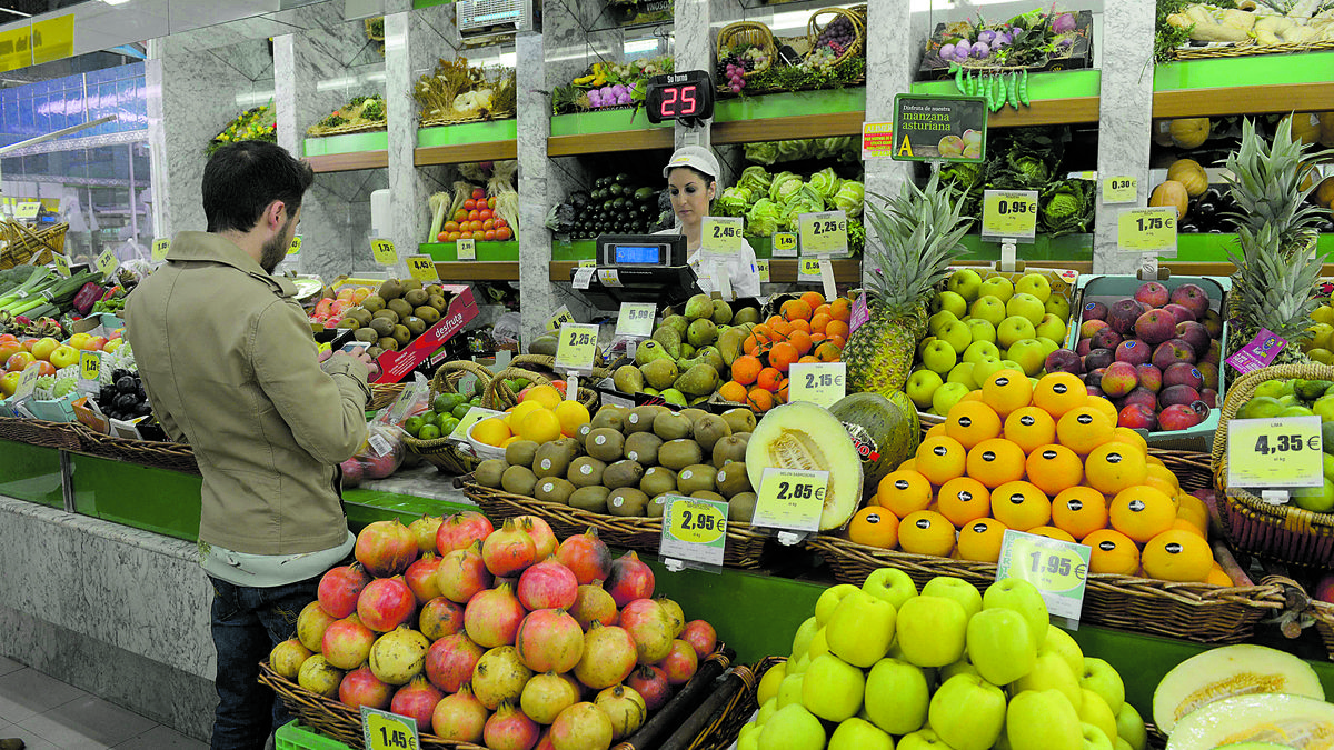 La alimentación se ha encarecido más de un 12% en un año. | MAURICIO PEÑA