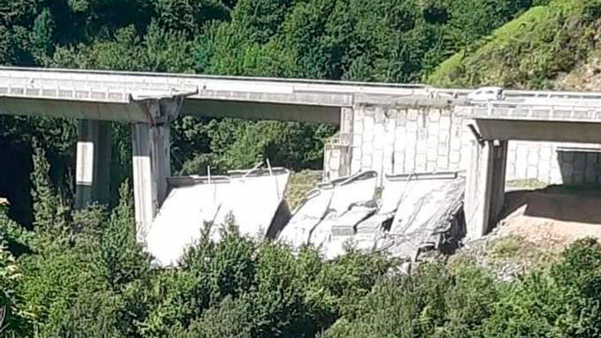 Derrumbe del viaducto.