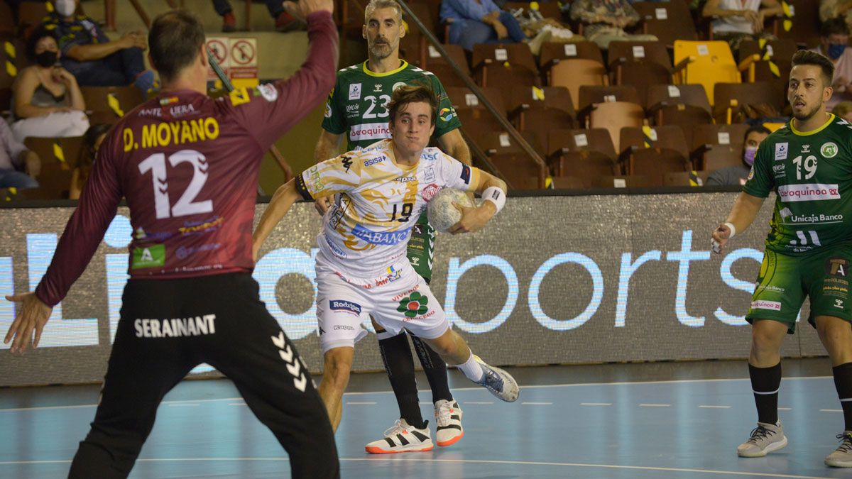 Gonzalo Pérez es uno de los jugadores que se marchará al extranjero. | MAURICIO PEÑA Gonzalo Pérez es uno de los jugadores que se marchará al extranjero. | MAURICIO PEÑA
