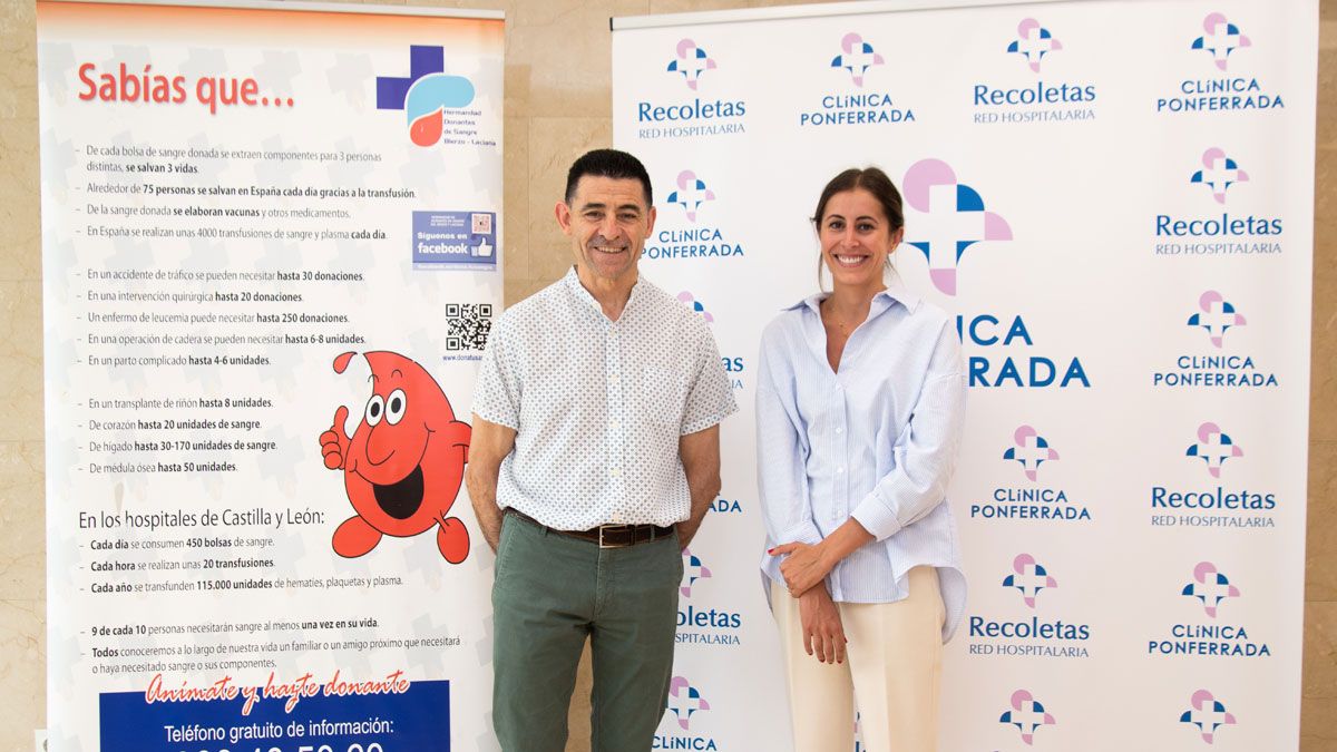 Firma del convenio con la Hermandad.