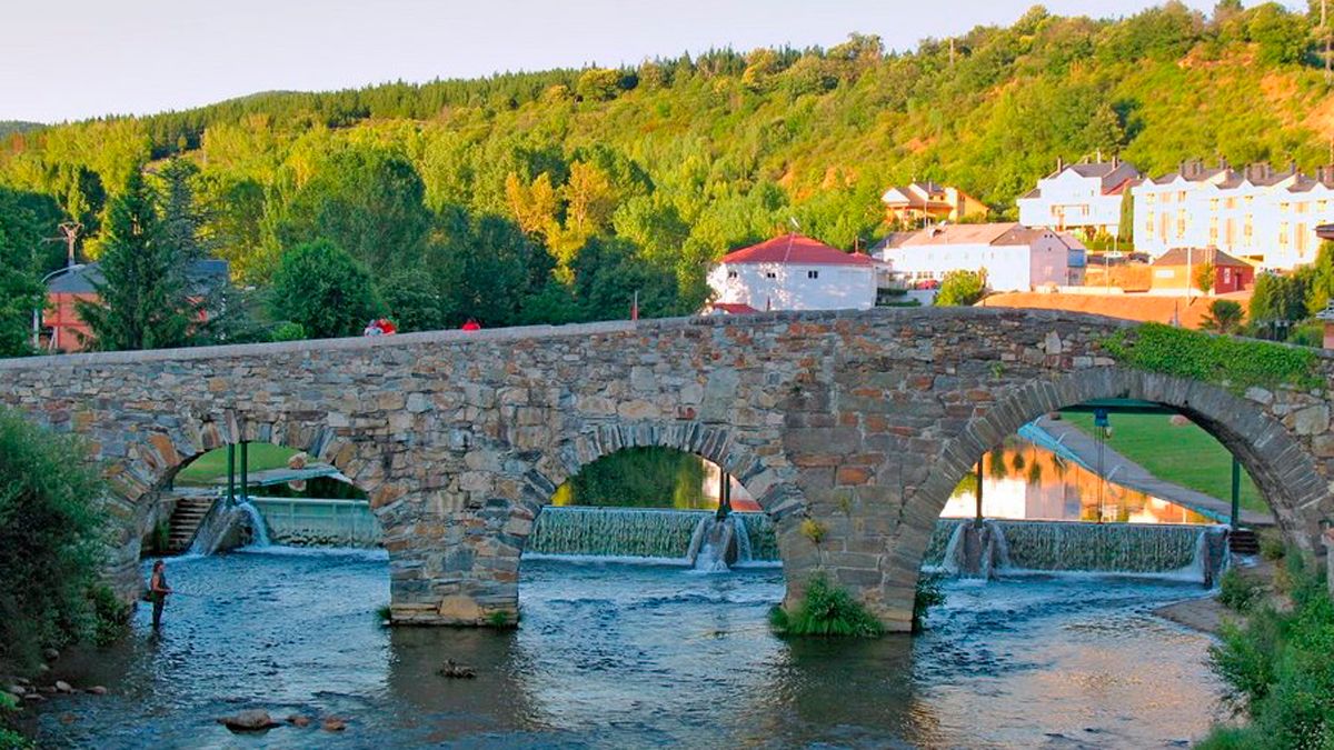 Vega de Espinareda es una joya turística que da entrada a los Ancares. Vega de Espinareda es una joya turística que da entrada a los Ancares.