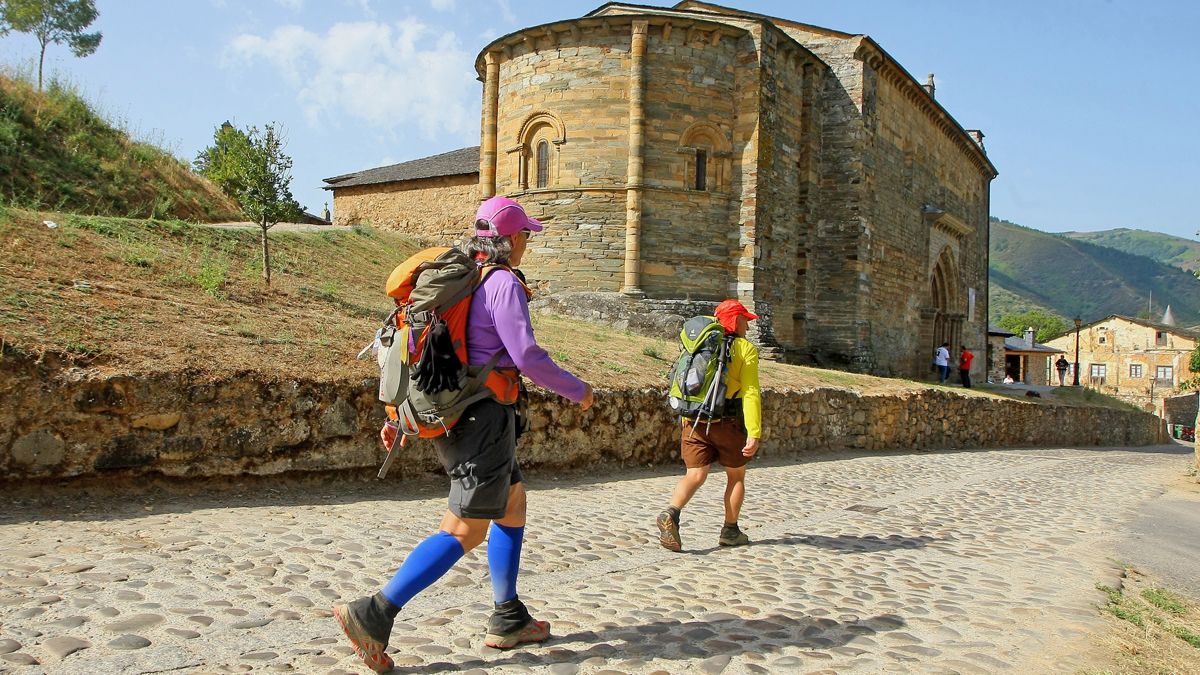 Paso de los peregrinos por Villafranca del Bierzo. | ICAL