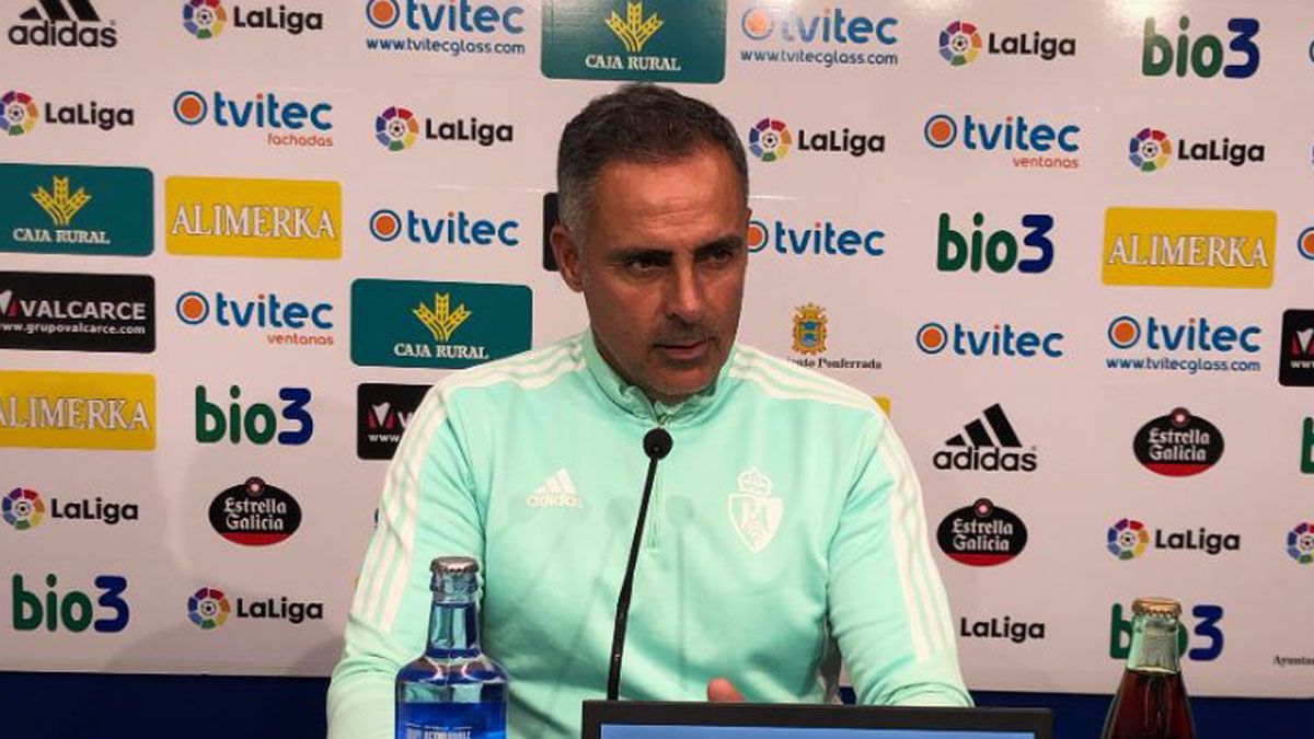 José Gomes y José Fernández Nieto en la presentación del entrenador luso | J.F.