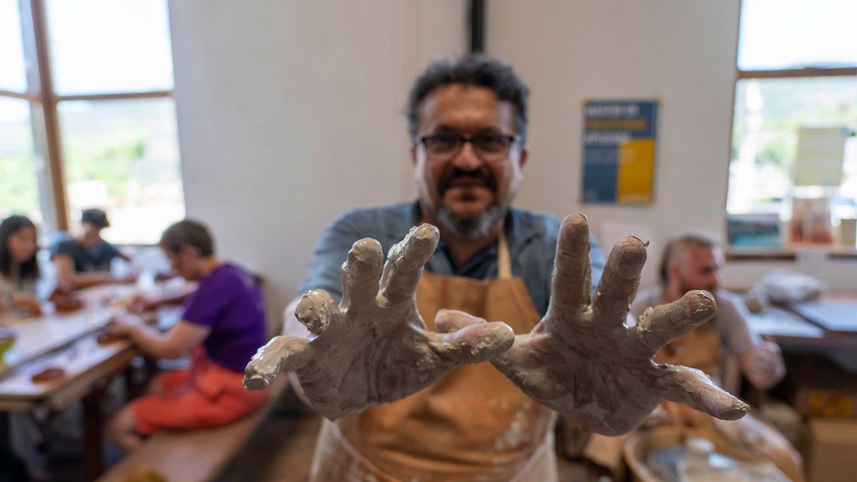 Taller de cerámica realizado en el encuentro de artistas. | ICAL