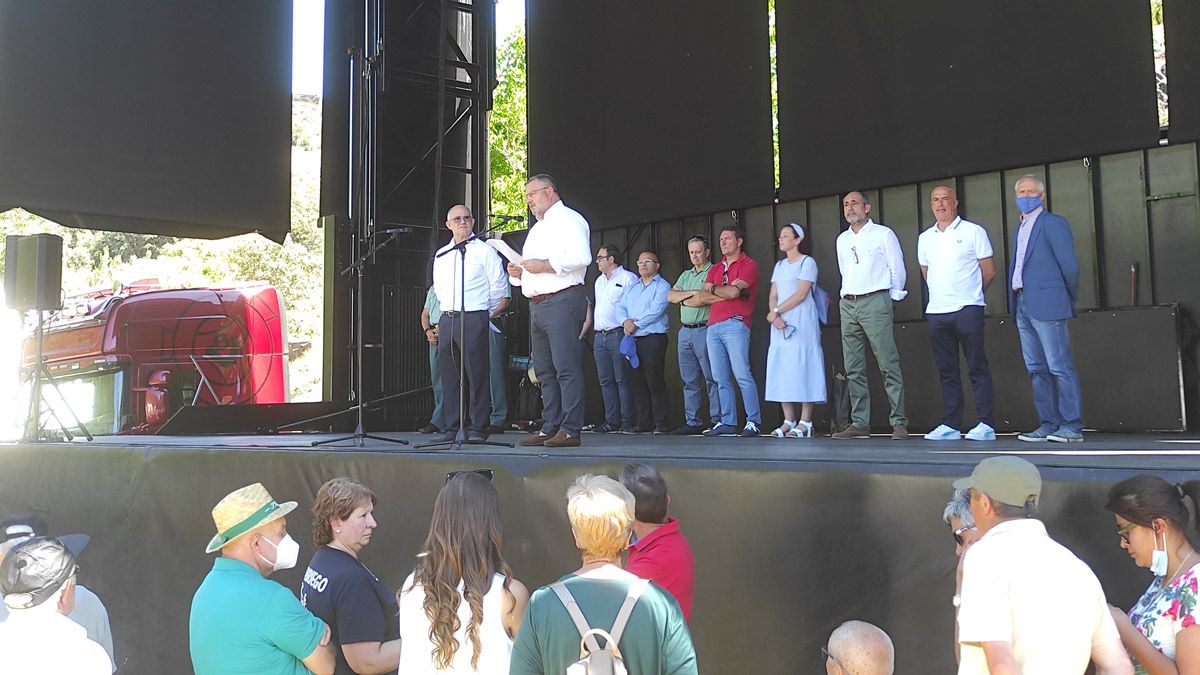 Morán durante su discurso del pregón de la Fiesta de la Cabrera este sábado. | L.N.C.