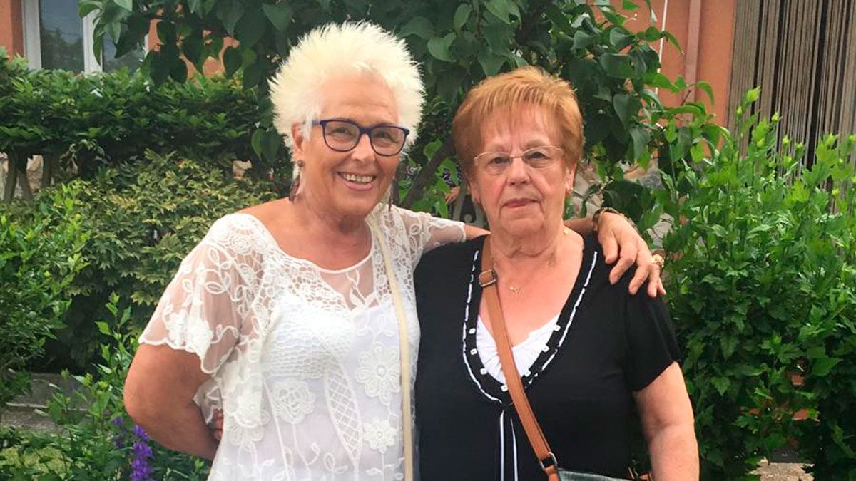 Cuqui y Tita, dos de las niñas de la bomba tras 71 años de aquel episodio. Cuqui y Tita, dos de las niñas de la bomba tras 71 años de aquel episodio.