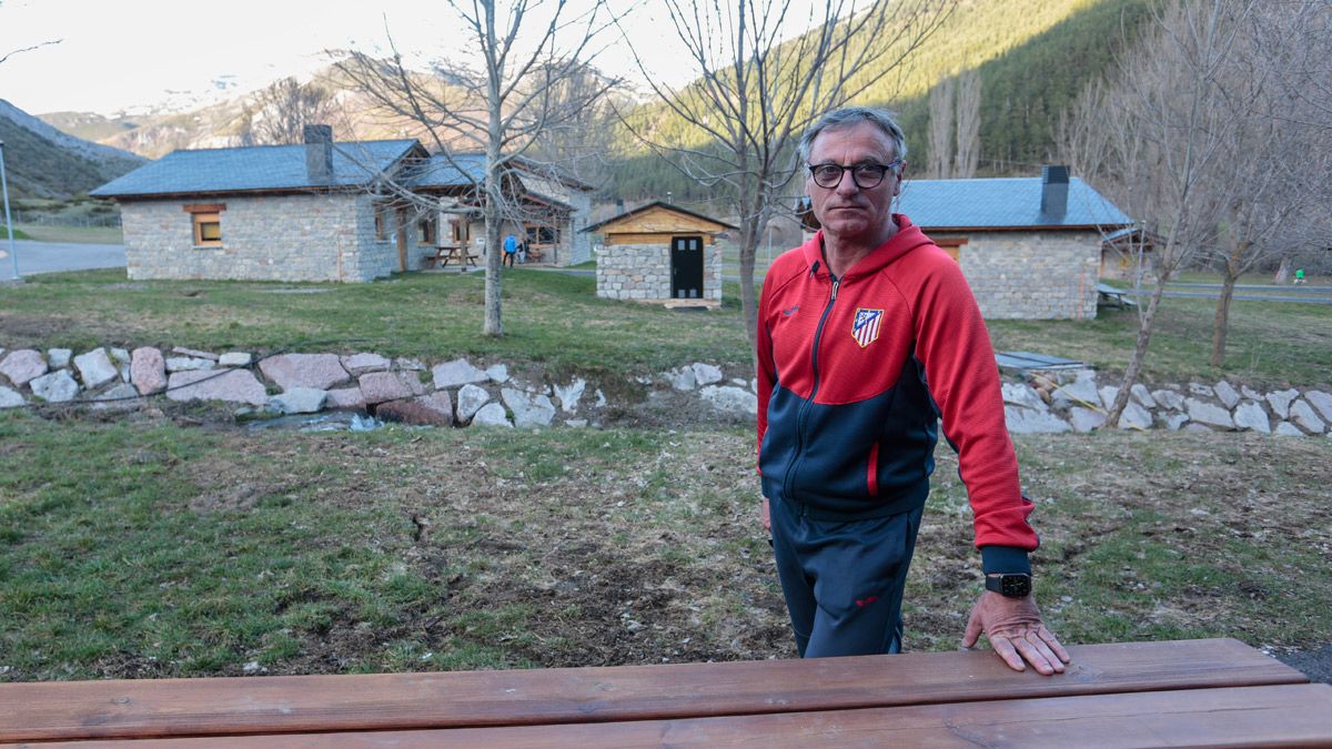 Eusebio del Castillo, propietario de las Casas de Montaña Alto Curueño. | ICAL