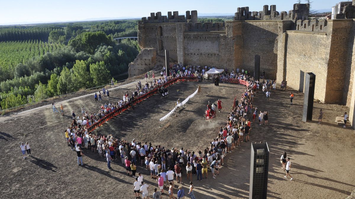 El torneo de caballeros fue uno de los eventos estrellas del mercado medieval. | L.N.C.