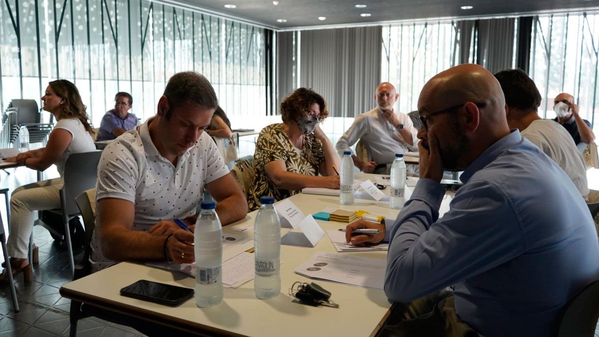 Alonso en la reunión para reflexionar sobre el despliegue de parques eólicos.