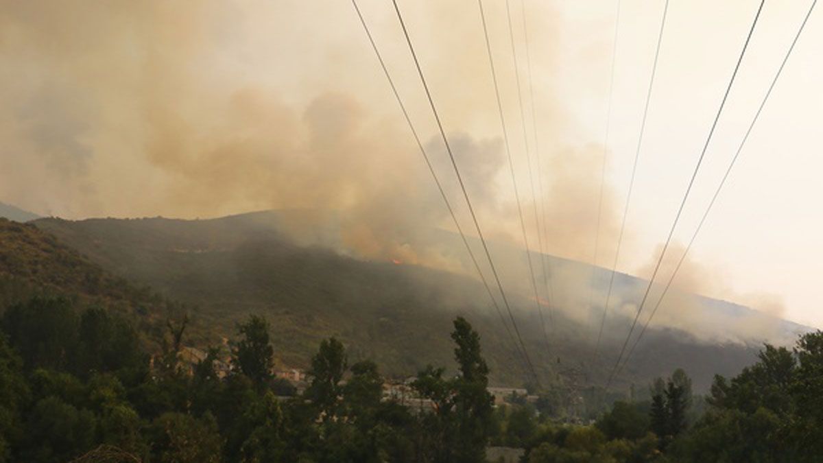 Incendio en Puente de Domingo Flórez | César Sánchez Incendio en Puente de Domingo Flórez | César Sánchez
