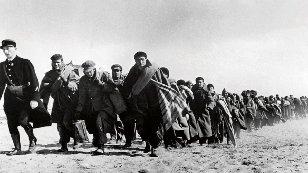 La famosa fotografía del gran Robert Capa sobre las miles de personas que tuvieron que exiliarse al final de la guerra civil española. | ROBERT CAPA