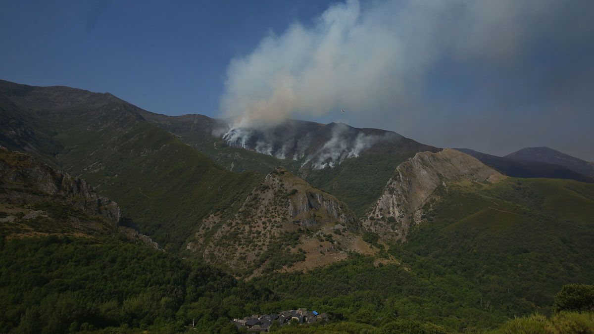El fuego asoló el territorio de los montes Aquilianos durante más de una semana. | ICAL