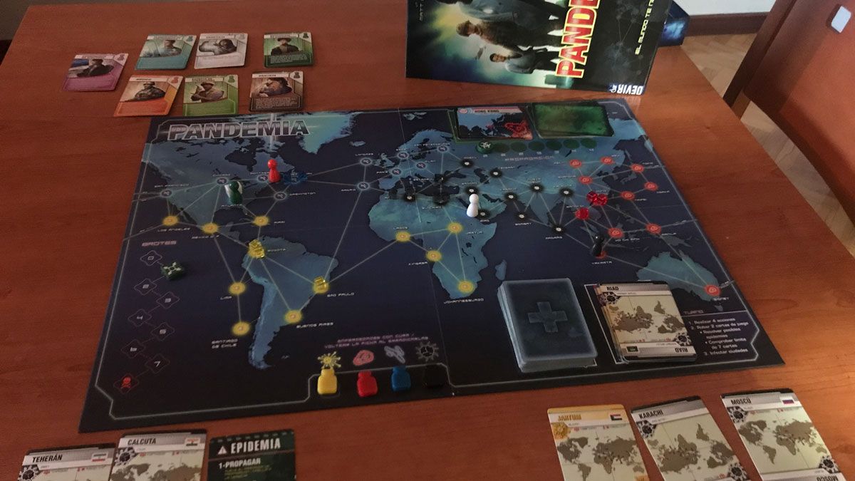 Imagen del tablero durante una partida al pandemia. | J.C.