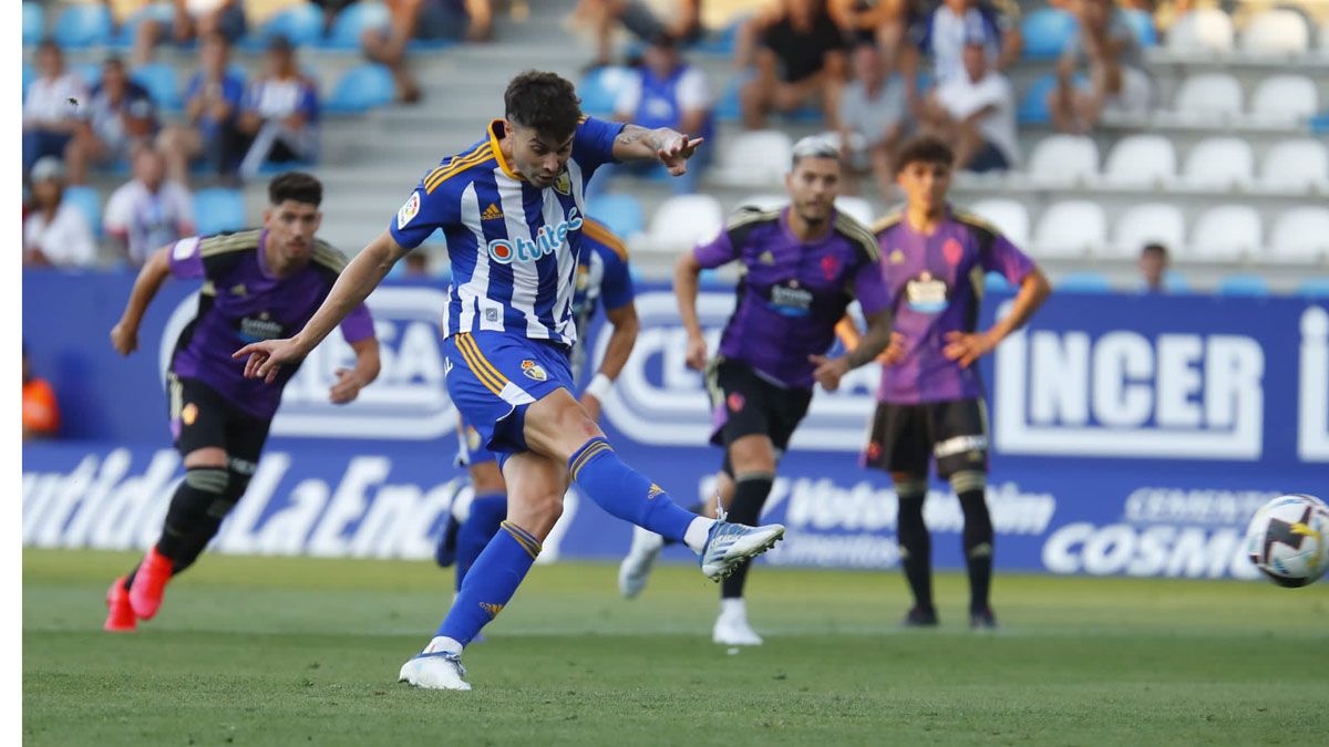 José Naranjo chuta el penalti que supuso el gol de la Deportiva | SDP