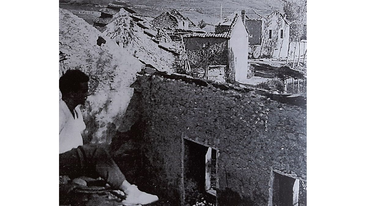 Canseco, uno de los pueblos que resultó arrasado durante la guerra civil, en 1937. | BIBILIOTECA NACIONAL Canseco, uno de los pueblos que resultó arrasado durante la guerra civil, en 1937. | BIBILIOTECA NACIONAL